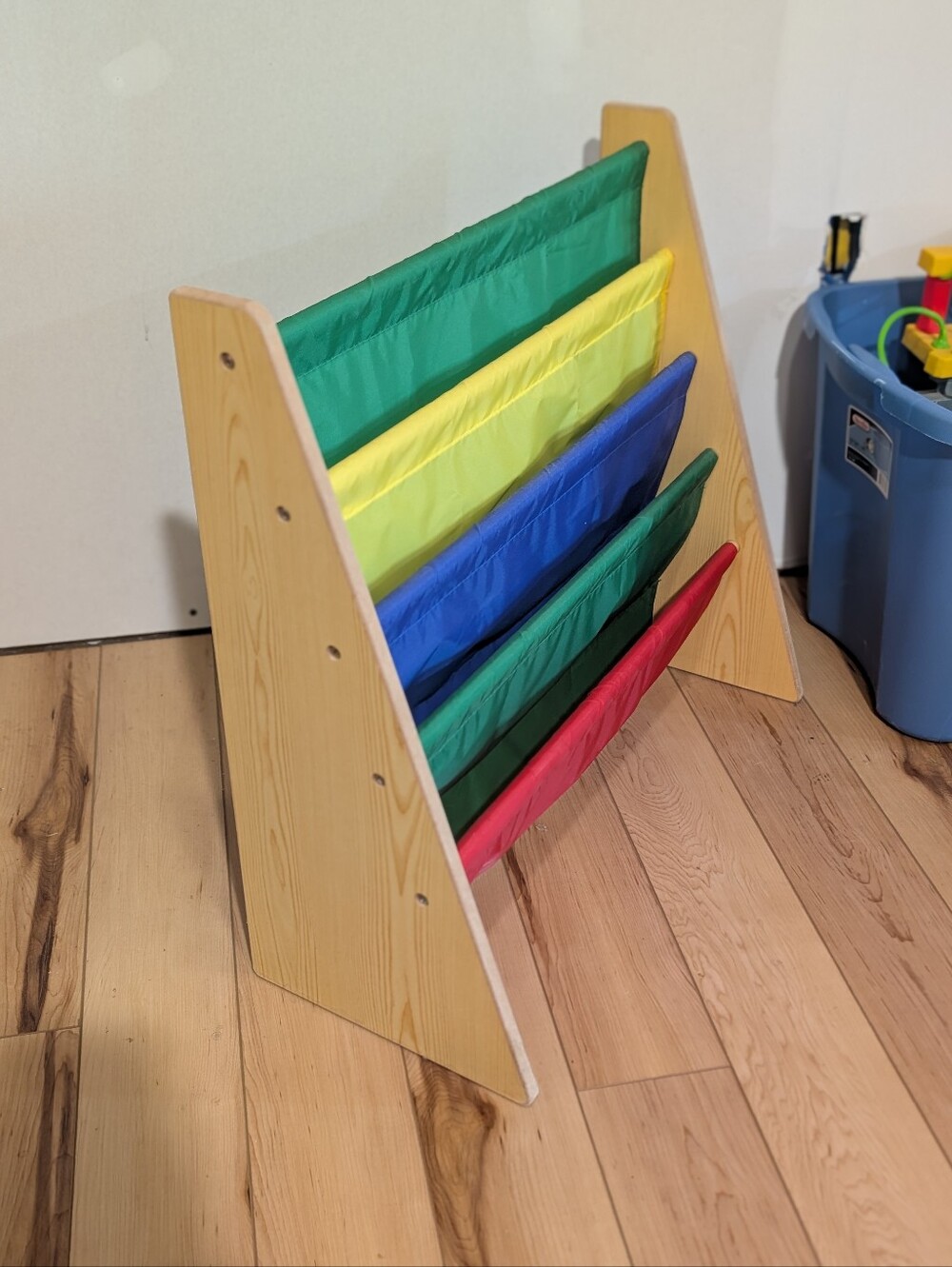 Kids Book Display Rack - Picture 3 of 6